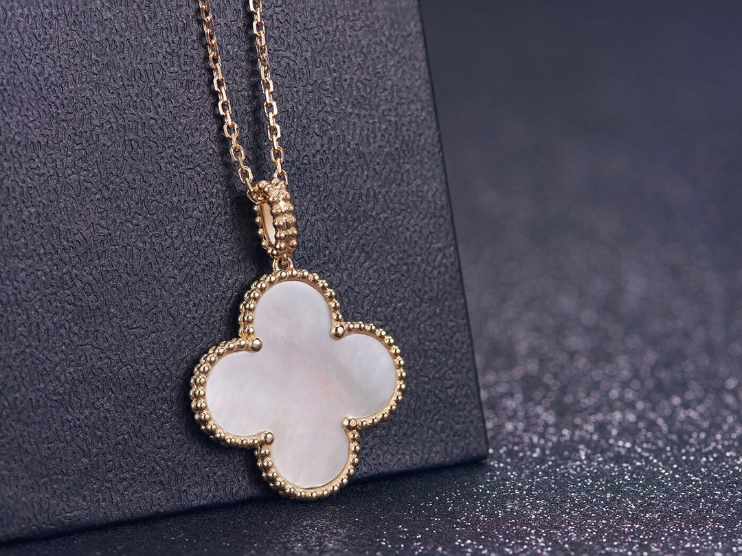 Van Cleef & Arpels CLOVER PINK GOLD NECKLACE
