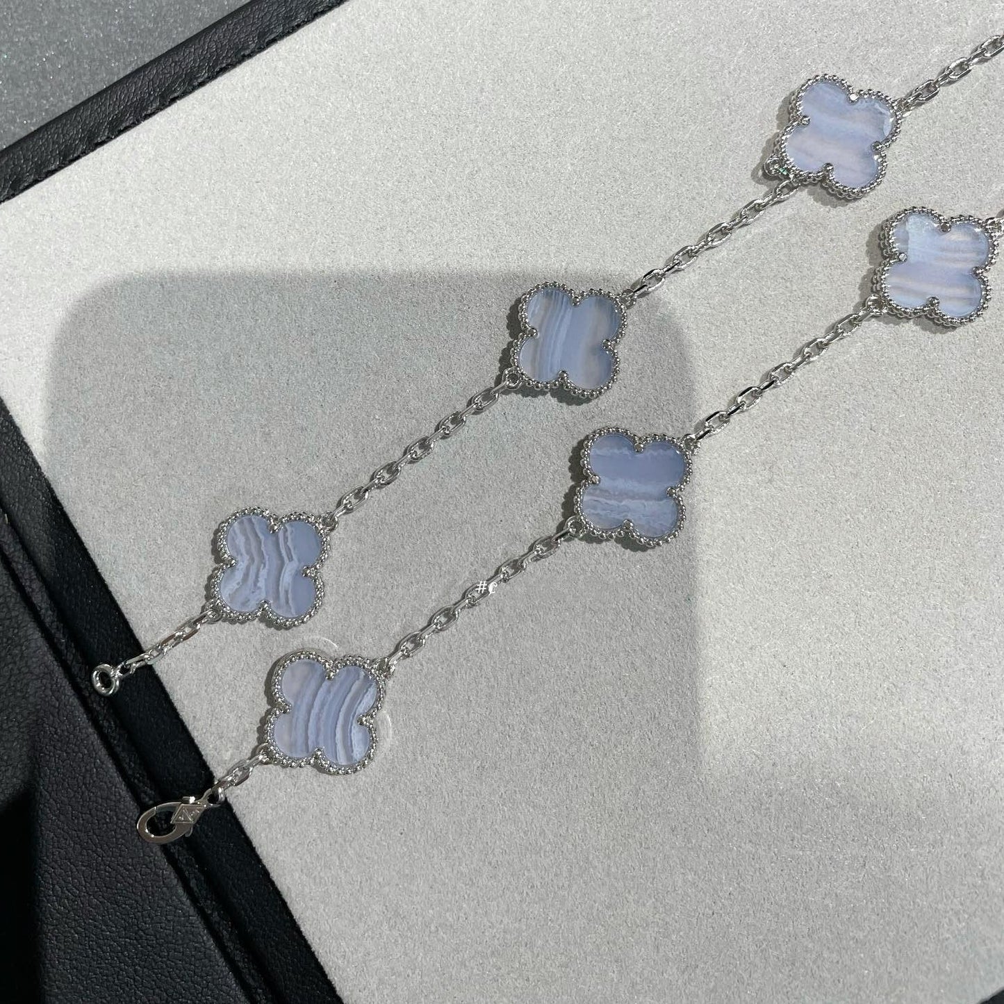 Van Cleef & Arpels VINTAGE CHALCEDONY NECKLACE 10 MOTIFS GOLD