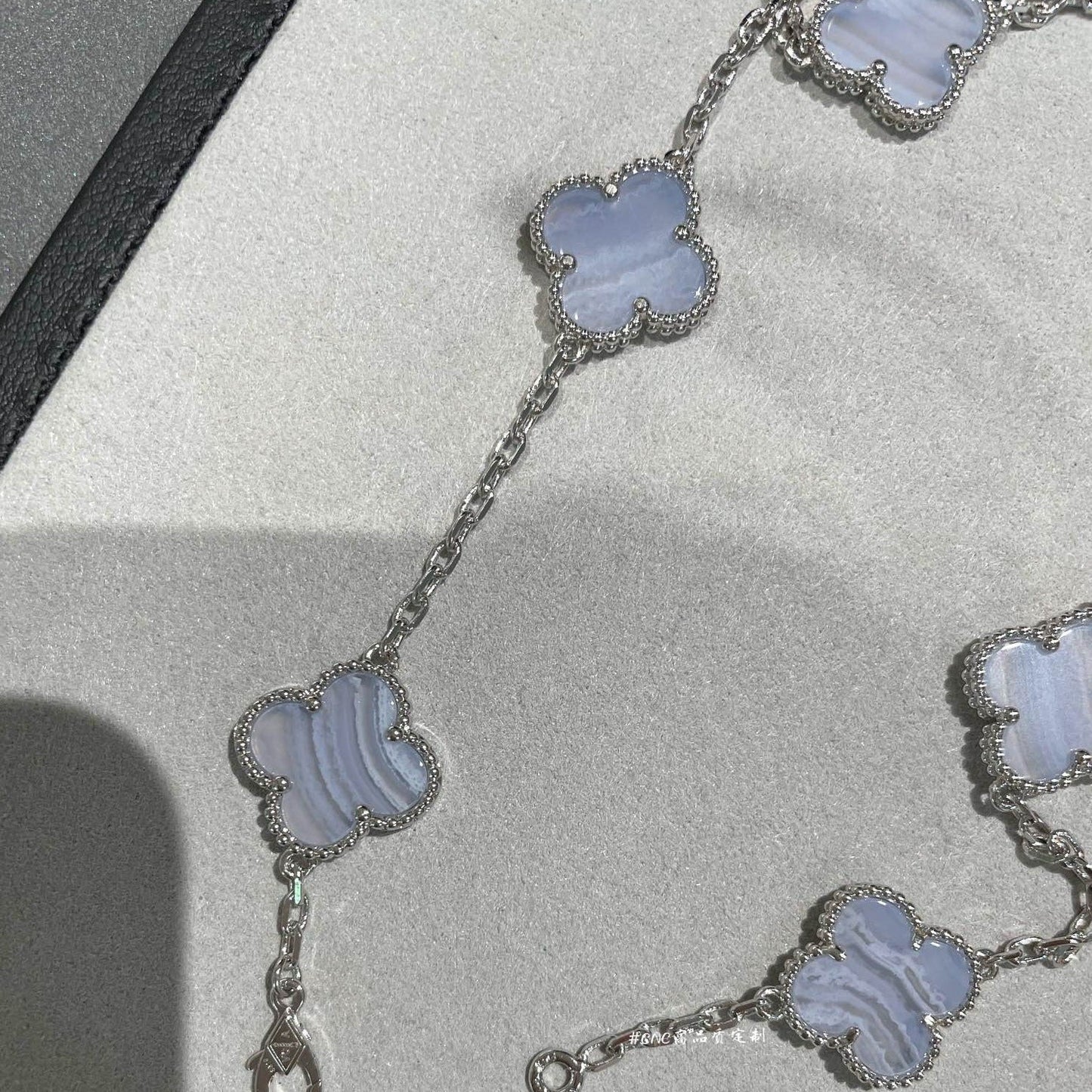 Van Cleef & Arpels VINTAGE CHALCEDONY NECKLACE 10 MOTIFS GOLD