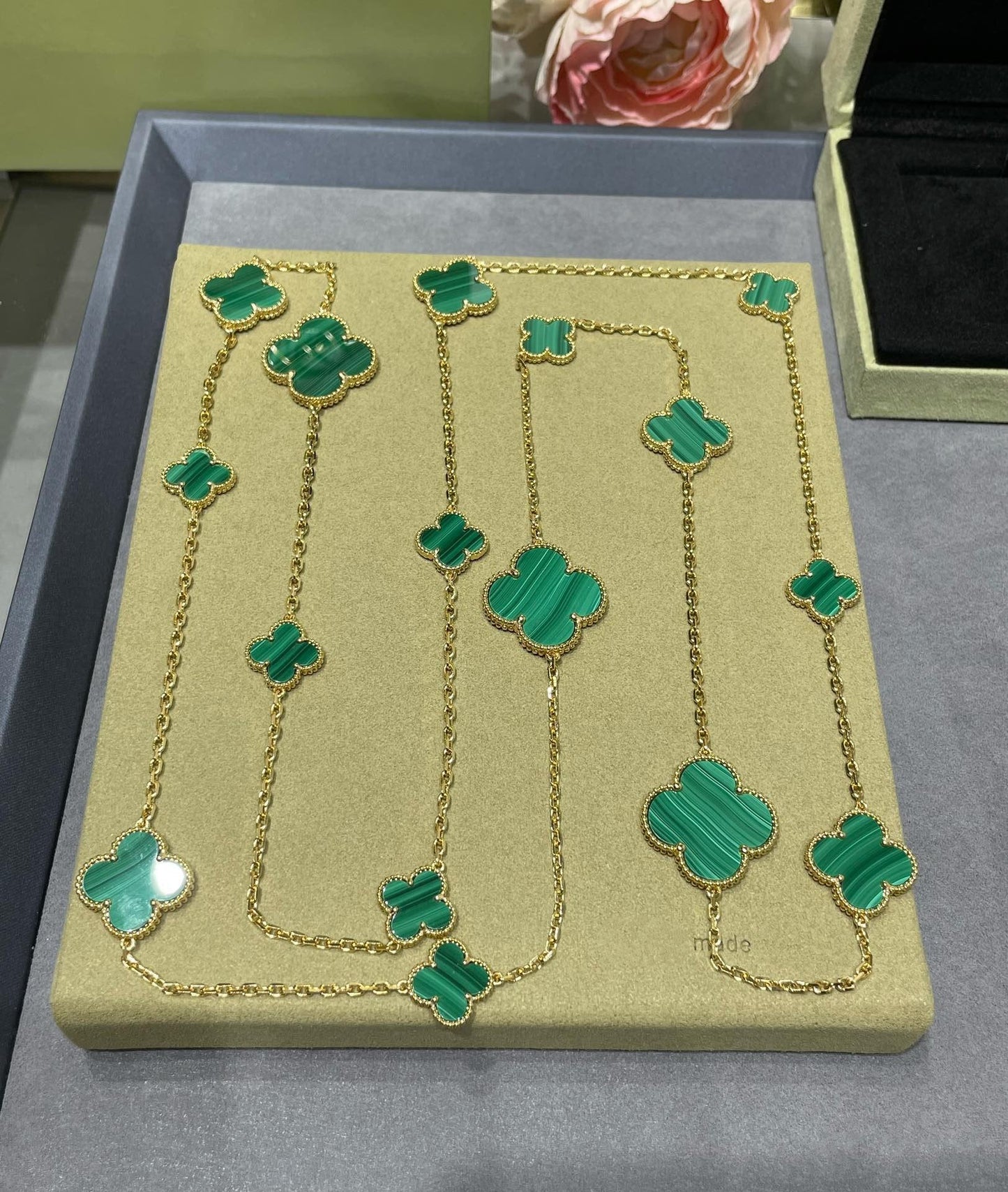 Van Cleef & Arpels CLOVER 16 MOTIF MALACHITE PINK GOLD NECKLACE