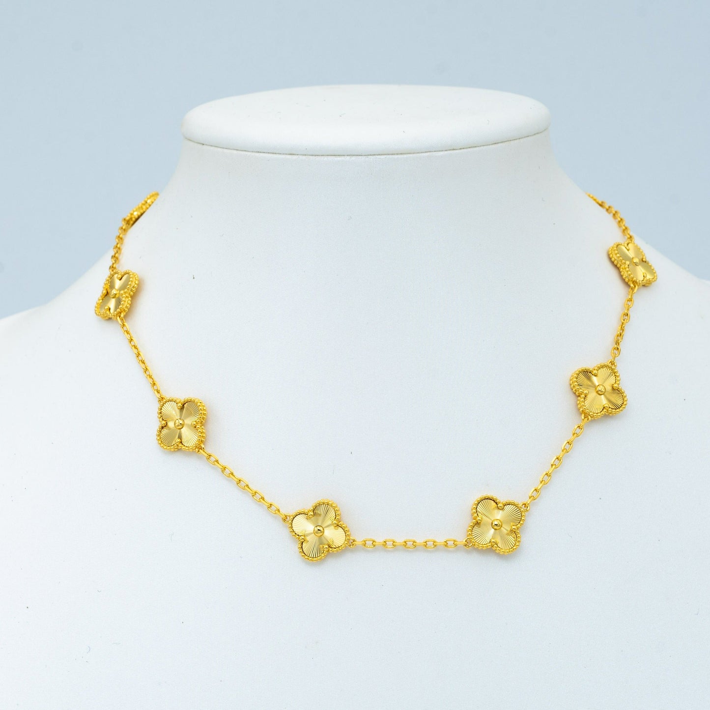 Van Cleef & Arpels VINTAGE NECKLACE 10 MOTIFS GOLD