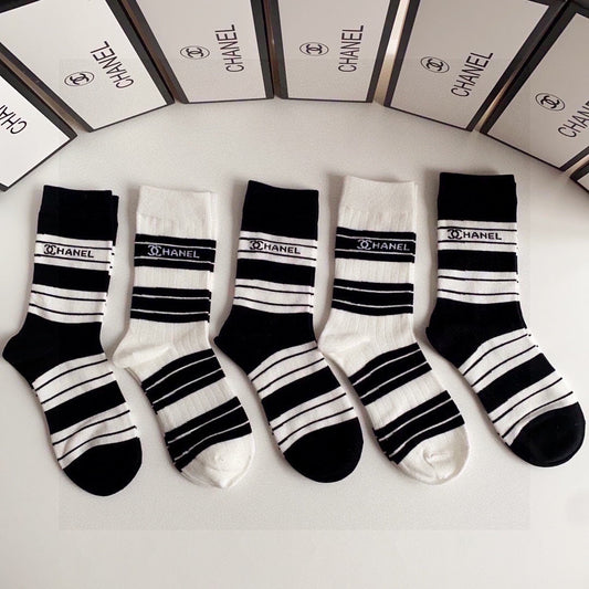 CHANEL CREW SOCKS 423832 (1 BOX)