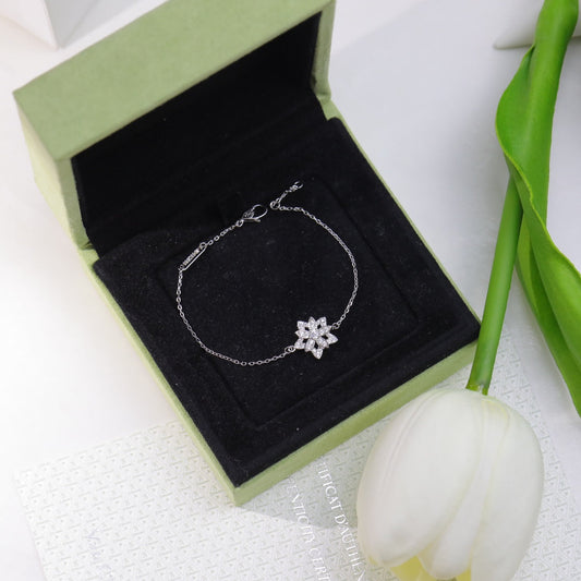 Van Cleef & Arpels LOTUS FLOWER SILVER DIAMOND BRACELET